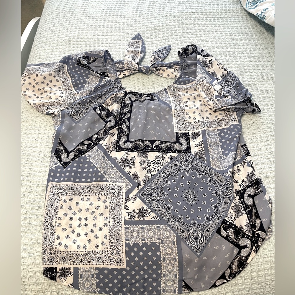 Women’s blouse